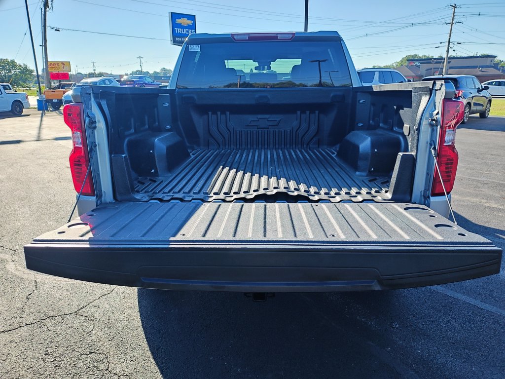 Used 2024 Chevrolet Silverado 1500 LT AWD/4WD image 9