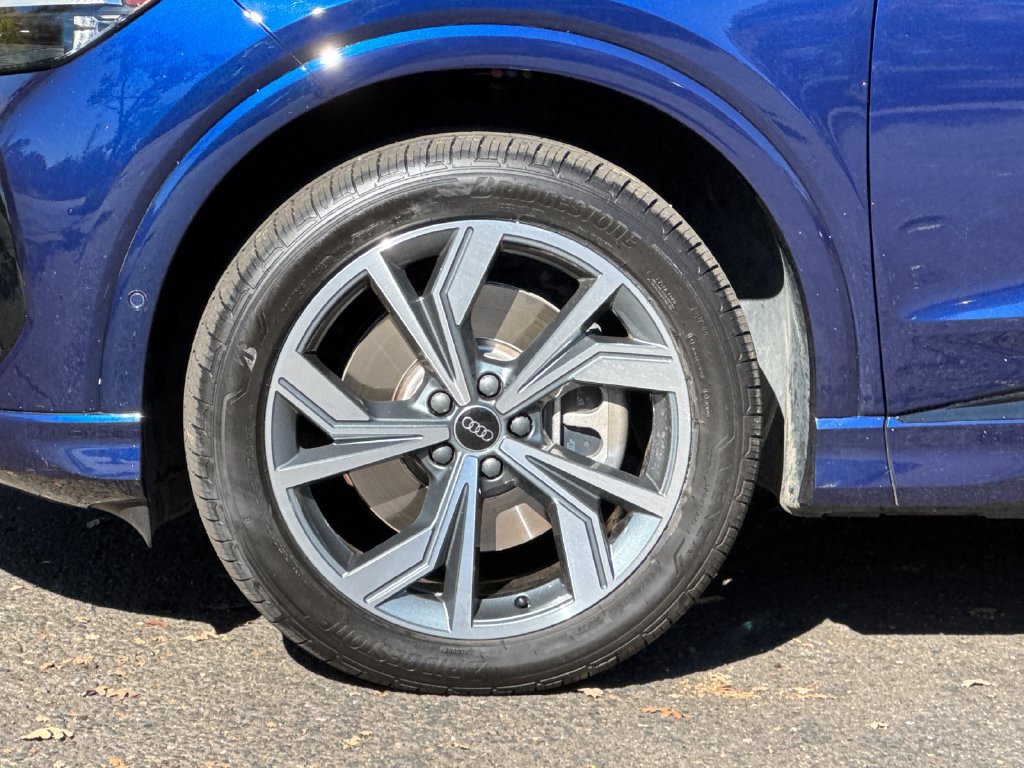 Certified 2024 Audi Q4 e-tron Premium Plus w/ Premium Plus AWD/4WD image 37