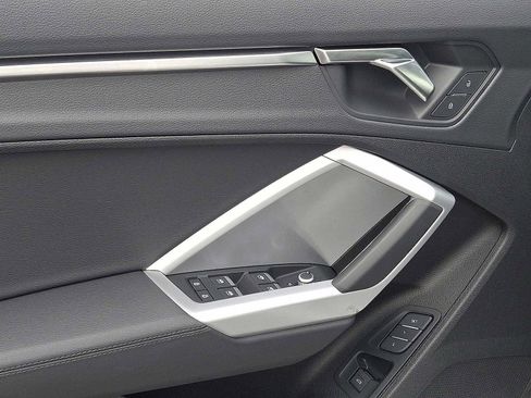 Certified 2025 Audi Q3 2.0T Premium w/ Convenience Package image 10