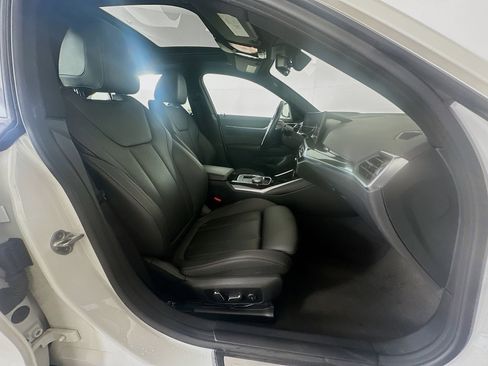 Used 2024 BMW i4 eDrive40 image 33