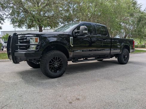 Used 2022 Ford F350 XLT w/ Black Appearance Package image 3