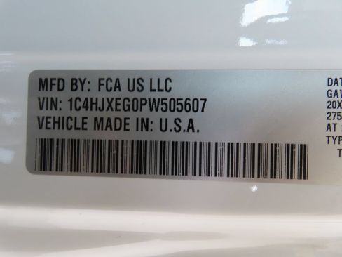 Used 2023 Jeep Wrangler Unlimited Sahara AWD/4WD image 26