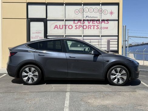Used 2021 Tesla Model Y Long Range AWD/4WD image 5