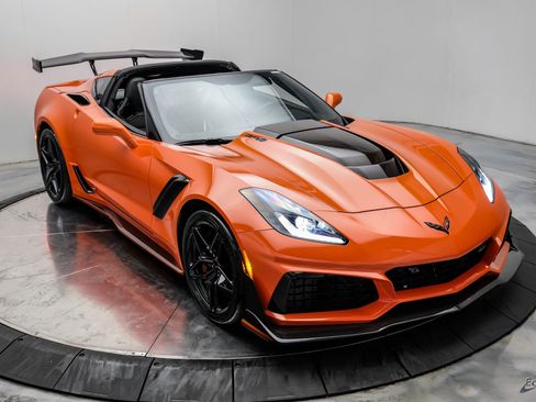 Used 2019 Chevrolet Corvette ZR1 RWD image 32