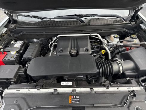 Used 2024 Chevrolet Colorado ZR2 w/ Technology Package AWD/4WD image 26