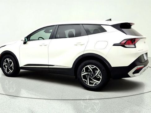 Used 2025 Kia Sportage LX FWD image 7