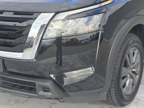 Used 2024 Nissan Pathfinder SV image 11