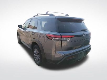 Used 2024 Nissan Pathfinder SV w/ SV Premium Package