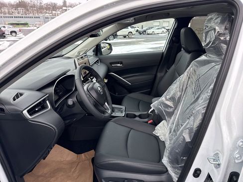 New 2026 Toyota Corolla Cross XLE image 4