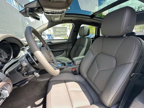 Used 2026 Porsche Macan S AWD/4WD image 5
