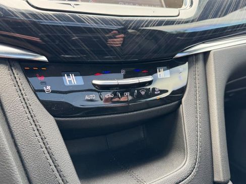 Used 2024 Cadillac XT6 Premium Luxury w/ Technology Package image 20