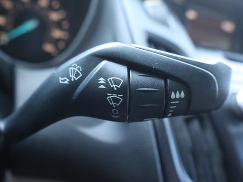 Used 2015 Ford Focus SE w/ SE Sport Package FWD image 32