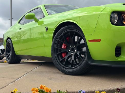 Used 2023 Dodge Challenger SRT Hellcat image 2