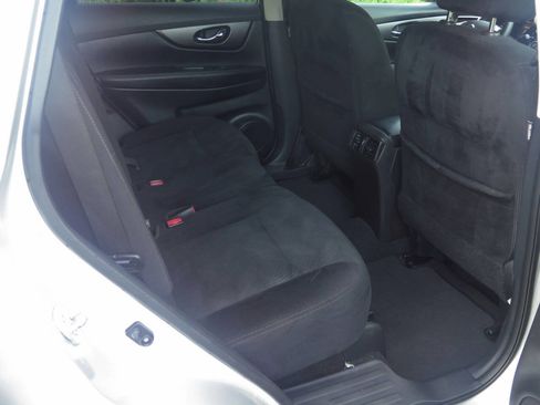 Used 2016 Nissan Rogue SV w/ SV Premium Package AWD/4WD image 17