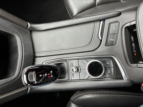 Used 2023 Cadillac XT6 Sport w/ Technology Package image 38