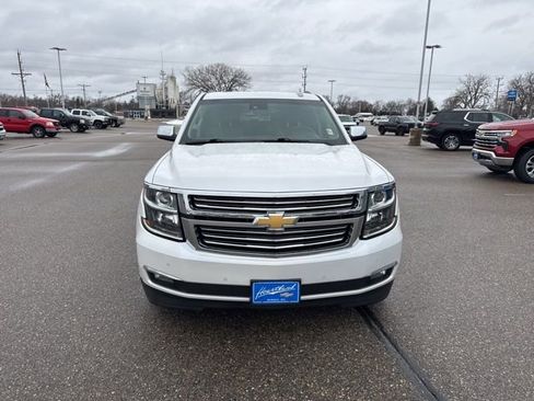 Used 2017 Chevrolet Suburban Premier image 2