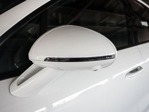 Certified 2026 Porsche Macan AWD/4WD image 23