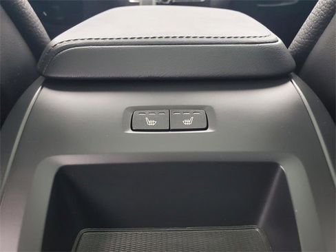 Used 2025 Volvo XC60 B5 Plus image 33