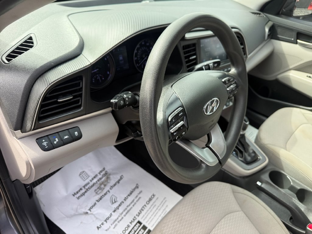 Used 2020 Hyundai Elantra SEL FWD image 27