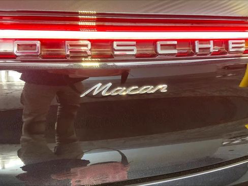 Used 2025 Porsche Macan image 35
