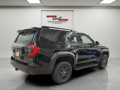 Used 2025 Toyota 4Runner SR5 AWD/4WD image 5