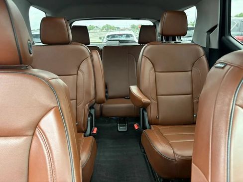 Used 2019 Chevrolet Traverse High Country w/ LPO, Floor Liner Package AWD/4WD image 19