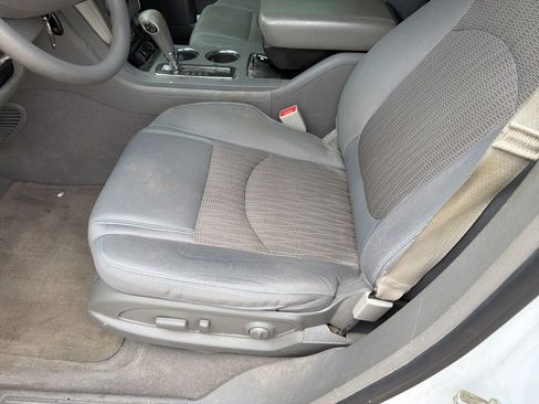 Used 2017 Chevrolet Traverse LS FWD image 6