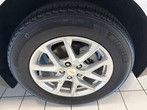 Used 2023 Chevrolet Equinox LT image 9