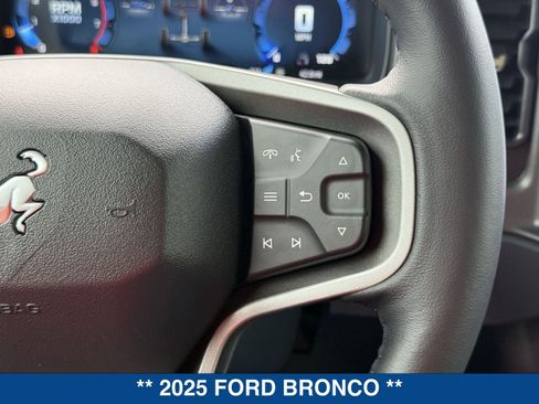 New 2025 Ford Bronco Badlands image 52