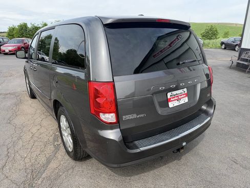 Used 2016 Dodge Grand Caravan SE w/ Quick Order Package 29E SE FWD image 3