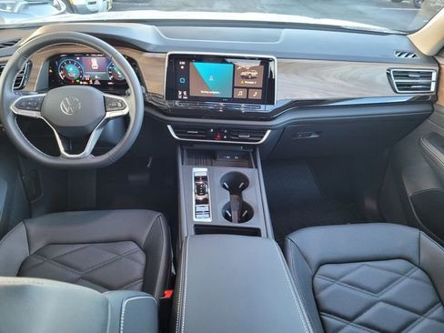 Used 2026 Volkswagen Atlas SE image 6