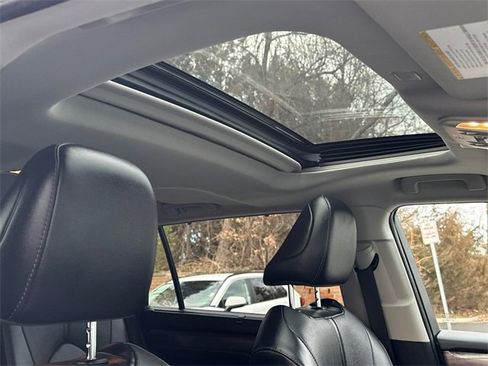 Used 2023 Toyota Highlander Limited image 8