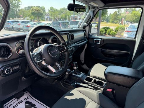 Used 2020 Jeep Gladiator Sport w/ Quick Order Package 24S AWD/4WD image 10