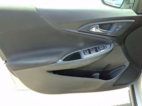 Used 2021 Chevrolet Malibu LT FWD image 9