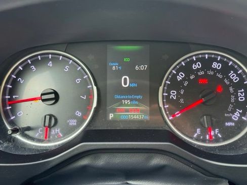 Used 2020 Toyota RAV4 LE AWD/4WD image 25
