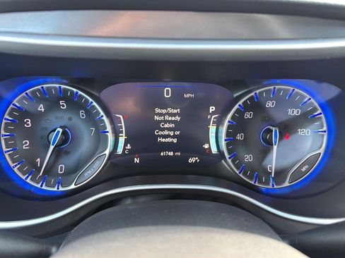 Used 2025 Chrysler Pacifica Select FWD image 20