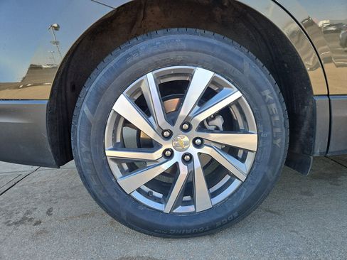 Used 2023 Chevrolet Equinox LT image 5