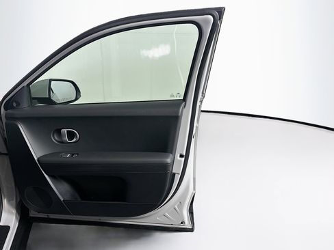 Used 2024 Hyundai Ioniq 5 SE RWD image 32