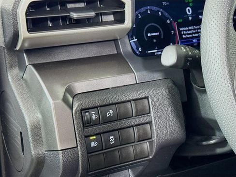 Certified 2025 Toyota Tacoma TRD Sport AWD/4WD image 19