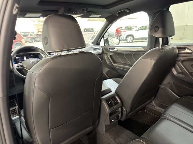 Certified 2024 Volkswagen Tiguan SE R-Line AWD/4WD image 20
