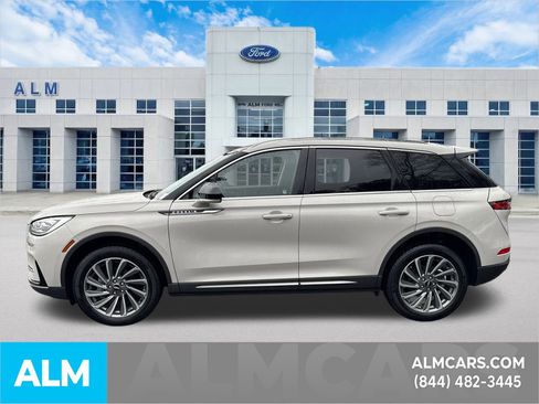 Used 2023 Lincoln Corsair Reserve w/ Rear Removable Package Tray image 9