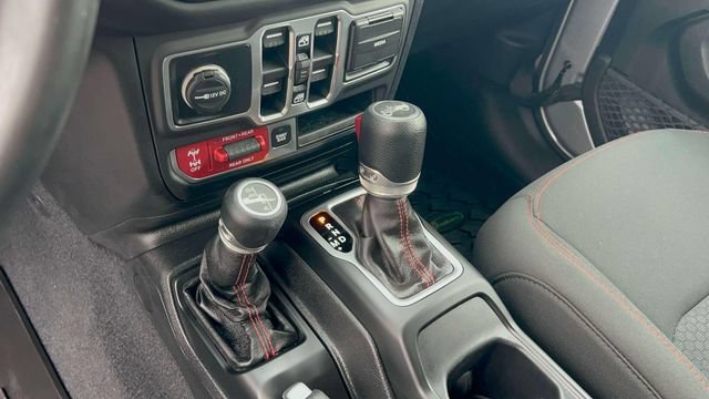 Used 2018 Jeep Wrangler Unlimited Rubicon AWD/4WD image 19