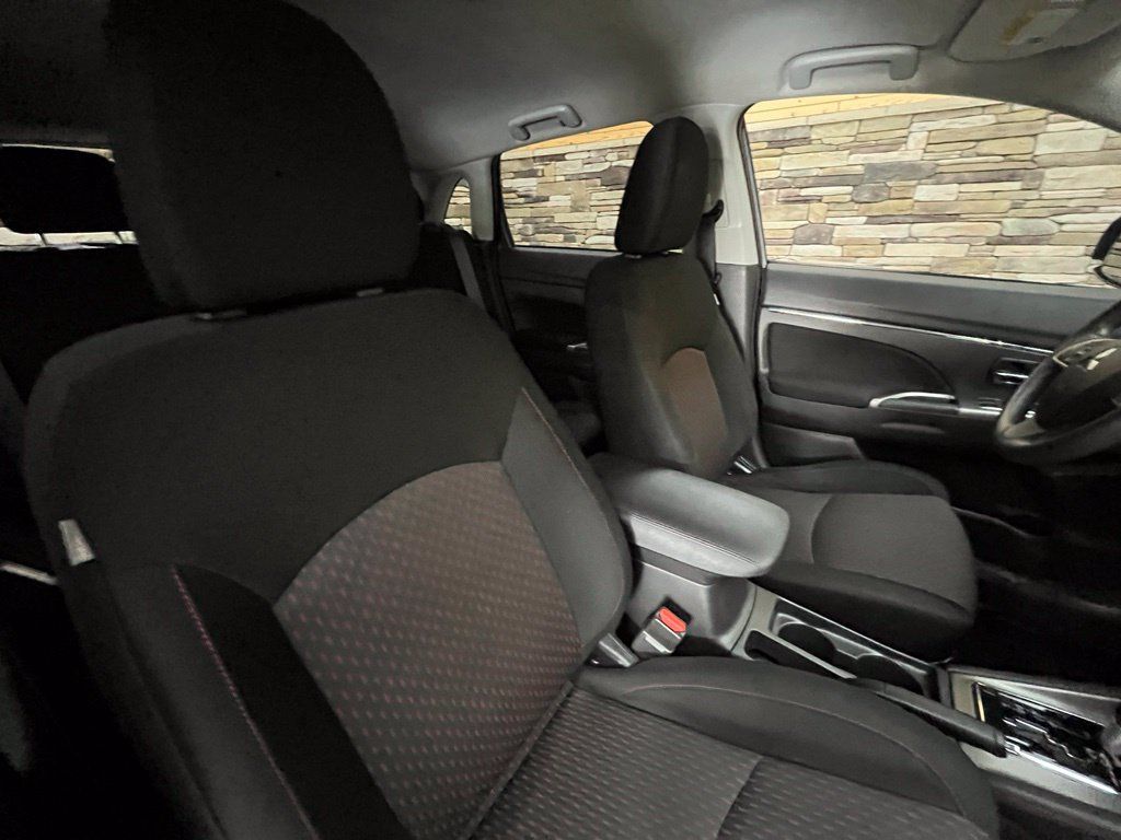 Used 2019 Mitsubishi Outlander Sport ES AWD/4WD image 27