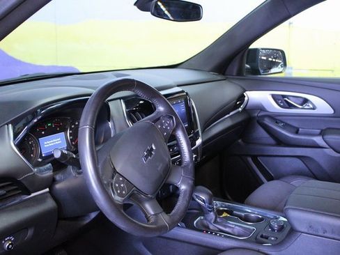 Used 2022 Chevrolet Traverse LT image 15