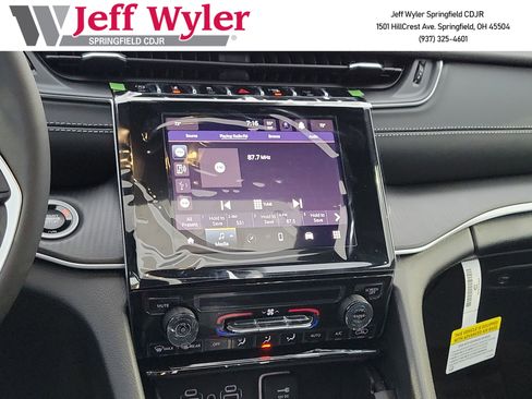 New 2025 Jeep Grand Cherokee Laredo X image 11