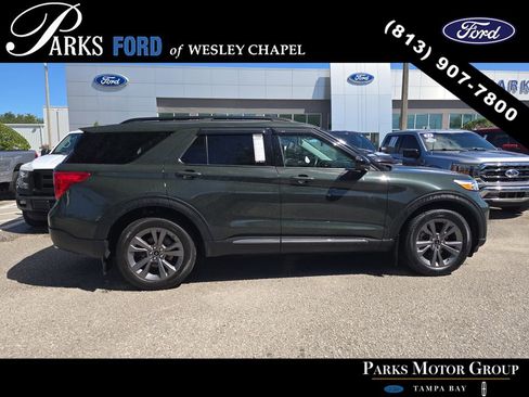 Used 2022 Ford Explorer XLT w/ Equipment Group 202A AWD/4WD image 3