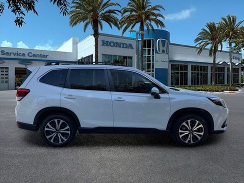 Used 2023 Subaru Forester Limited AWD/4WD image 9