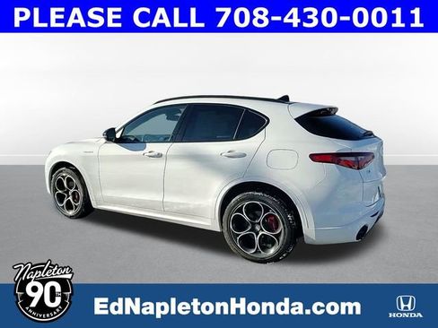 Used 2022 Alfa Romeo Stelvio Veloce image 5