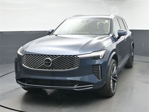 New 2026 Volvo XC90 T8 Ultra w/ Protection Package Premier image 3