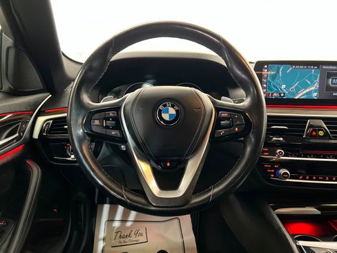 Used 2019 BMW 530i xDrive w/ Convenience Package image 12
